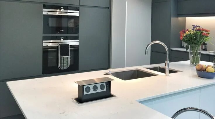 Кухонный гарнитур розетки фото INNOVATION IN DISGUISE The S-Box ™ pop-up innovation is unique. Not only does it