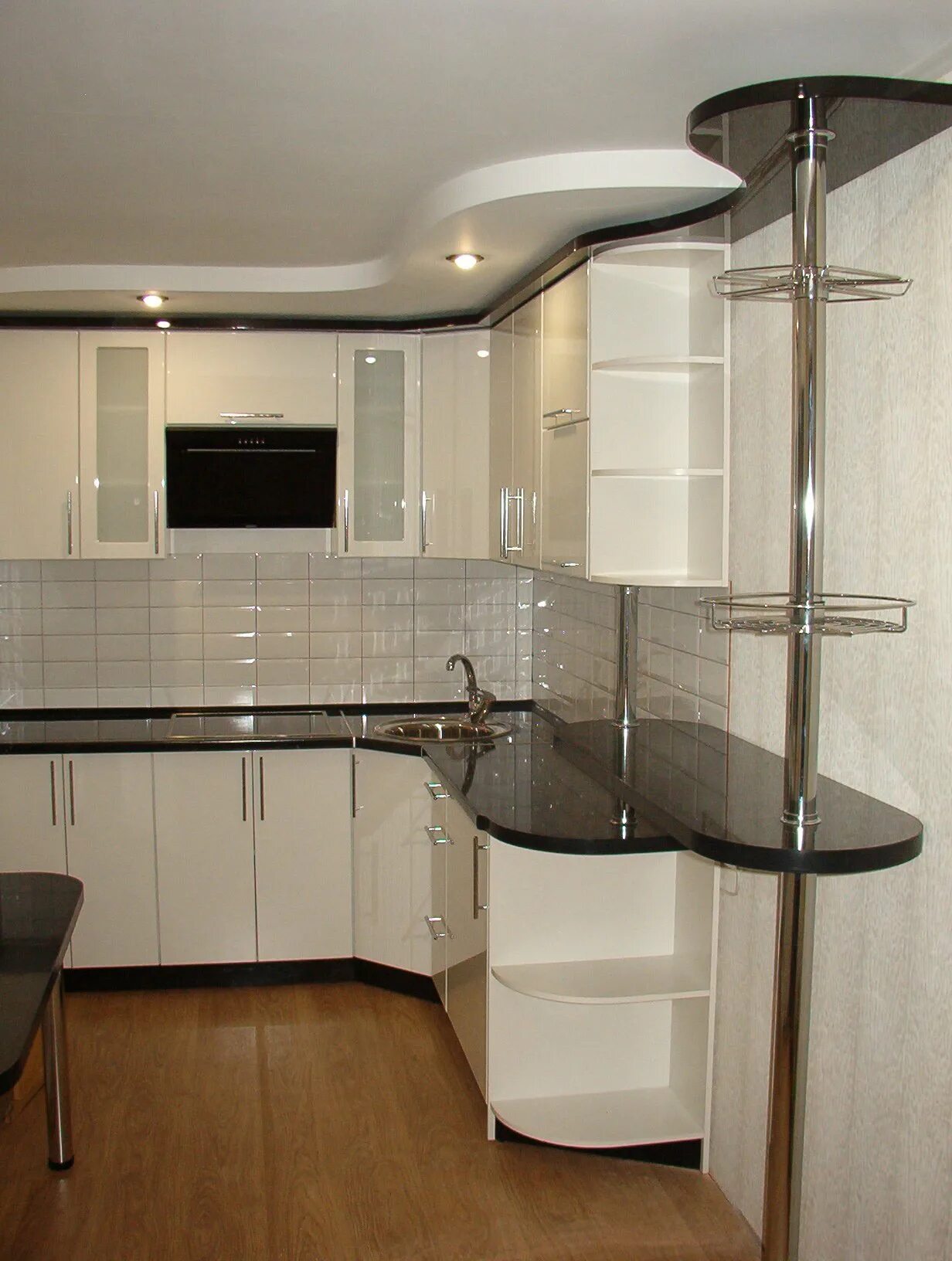 Кухонный гарнитур с барной стойкой фото Проекты маленьких кухонь с барной стойкой