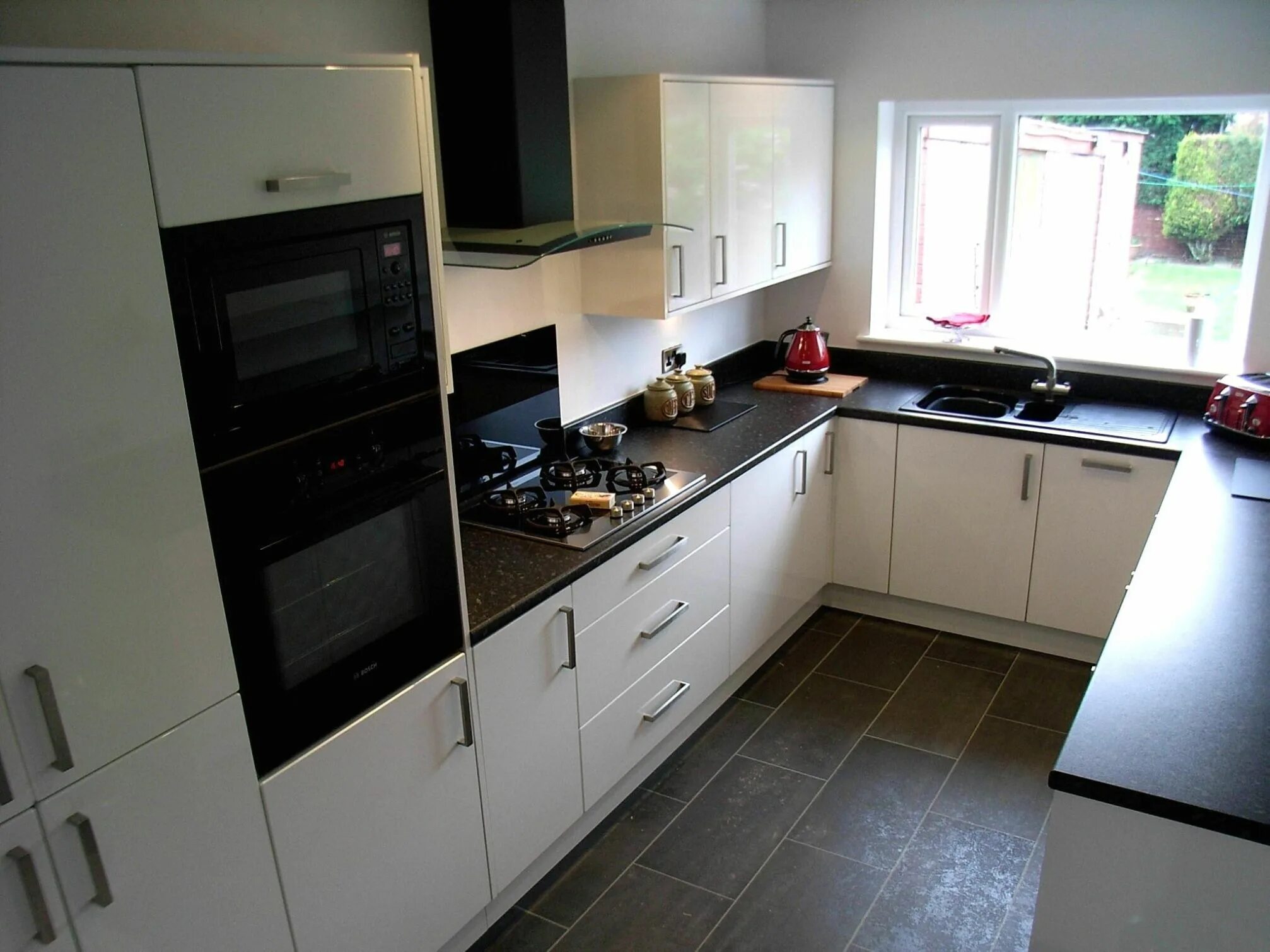 Кухонный гарнитур с белой столешницей фото 100+ Compact Appliances for Small Spaces - Best Paint for Interior Check more at