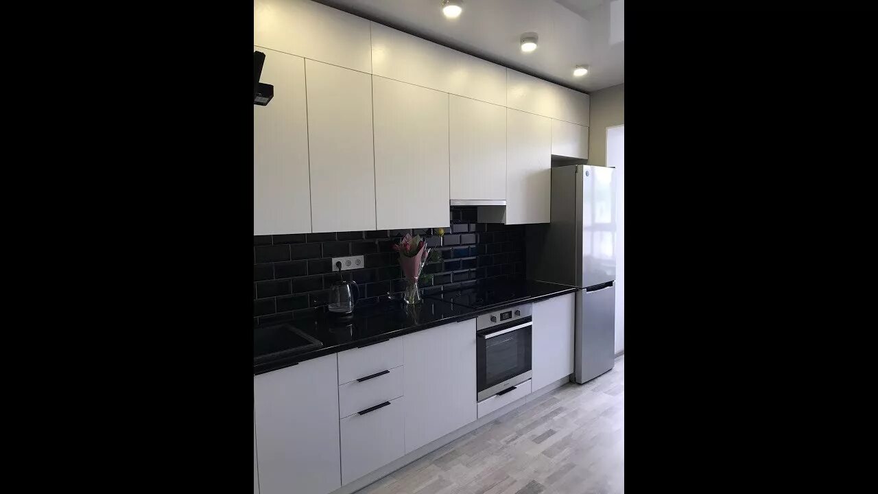 Кухонный гарнитур с черными ручками фото Кухня на заказ Крюковщина - YouTube
