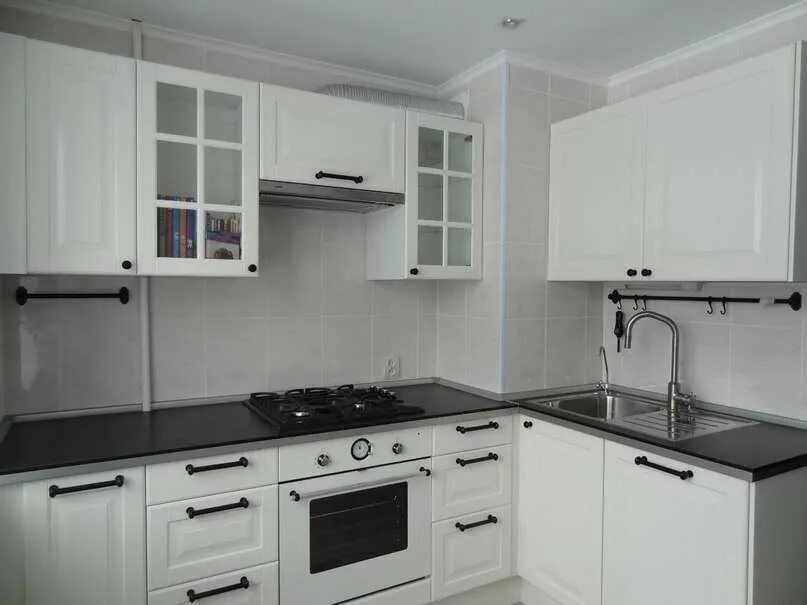 Кухонный гарнитур с черными ручками фото Икея - "ЛИДИНГО" Кухня ikea, Планы кухни, Кухня