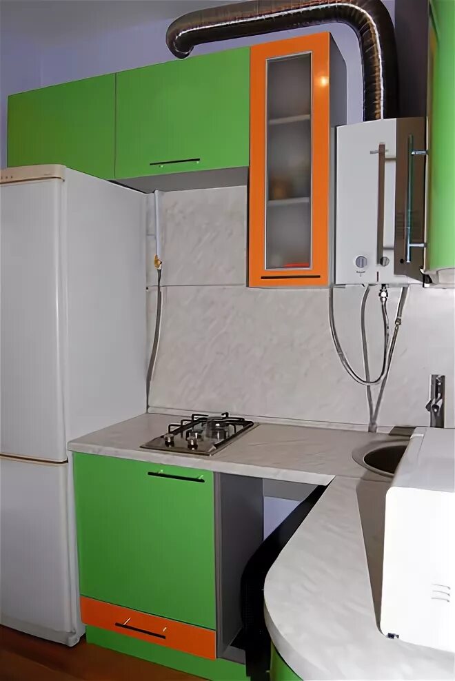 Кухонный гарнитур с газовой колонкой фото Планировка кухни 6 метров с колонкой - фото