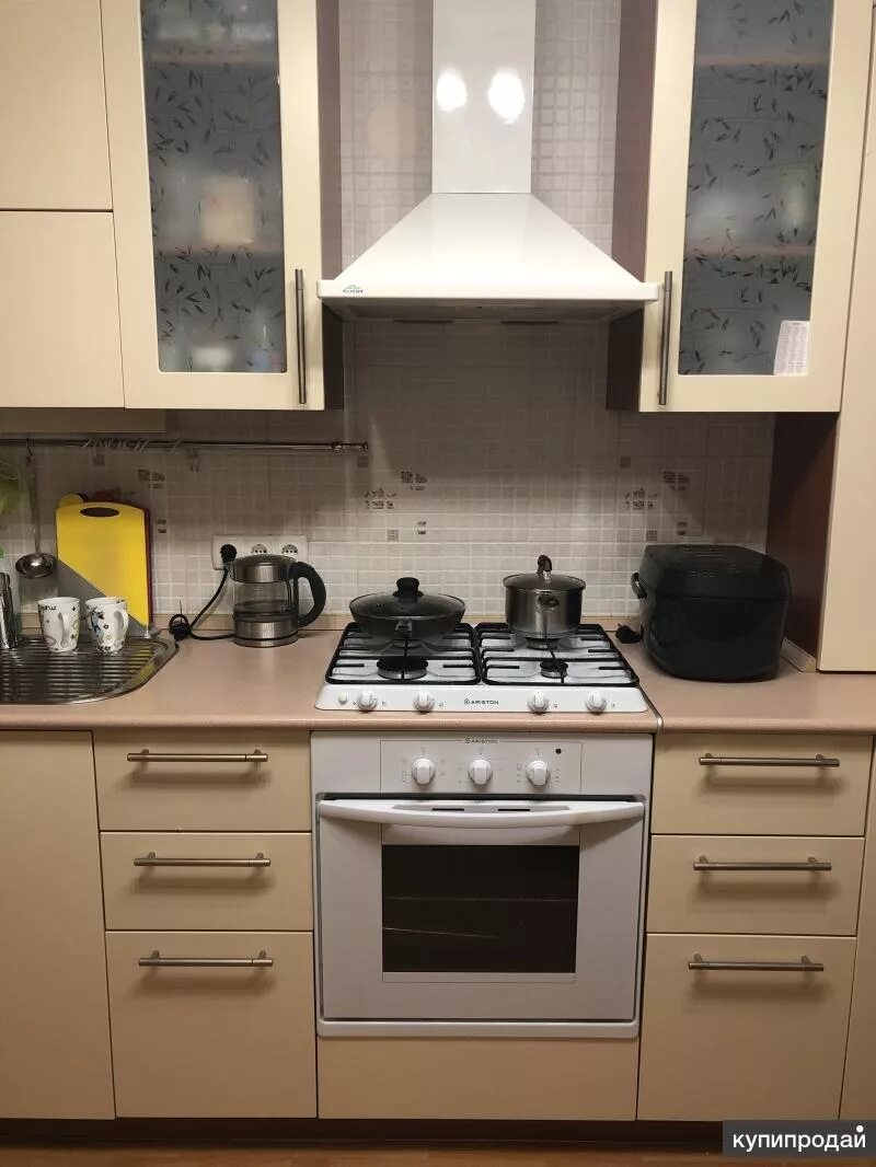 Кухонный гарнитур с газовой плитой фото Продам кухонный гарнитур с техникой в Самаре
