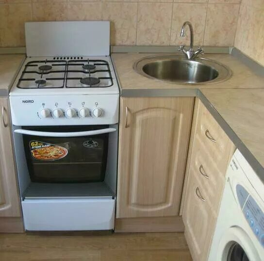 Кухонный гарнитур с газовой плитой фото Купить кухню в хрущевку Кухонный гарнитур в хрущевку Современная кухня в хрущевк