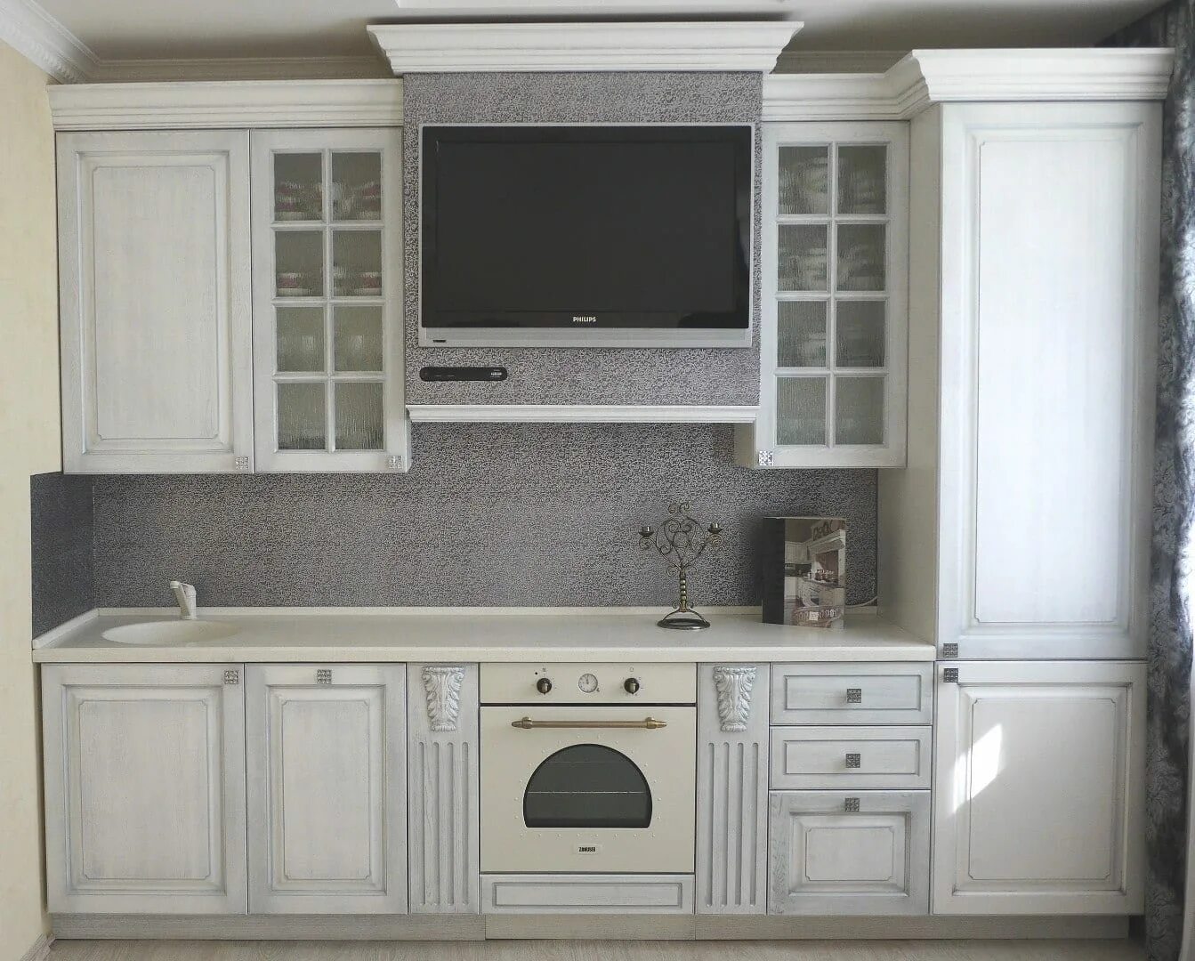 Кухонный гарнитур с карнизом фото Фасады из бука для кухни ➝ купить в СПб и Москве фото и описание