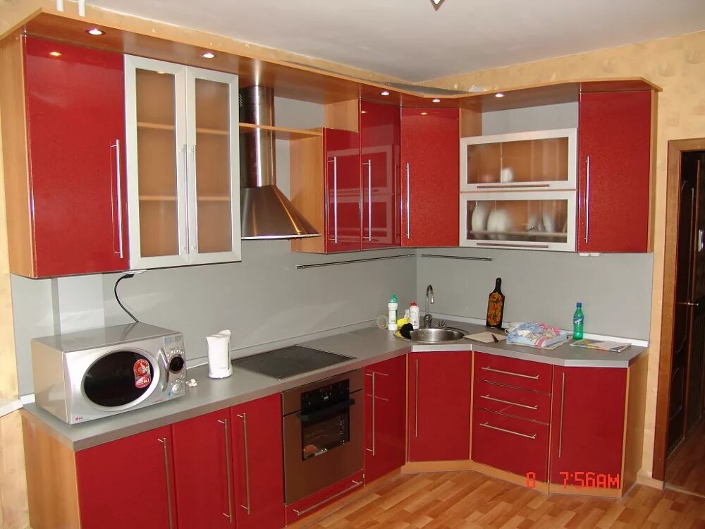 Кухонный гарнитур с карнизом фото Кухни МДФ с эмалью на заказ в Люберцах по любым индивидуальным размерам и чертеж