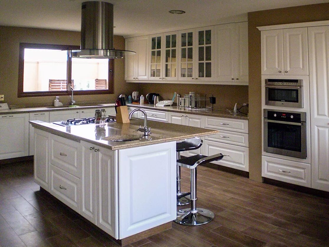 Кухонный гарнитур с островком фото Кухни с островом на заказ в Ростове-на-Дону, заказать кухонный гарнитур с остров