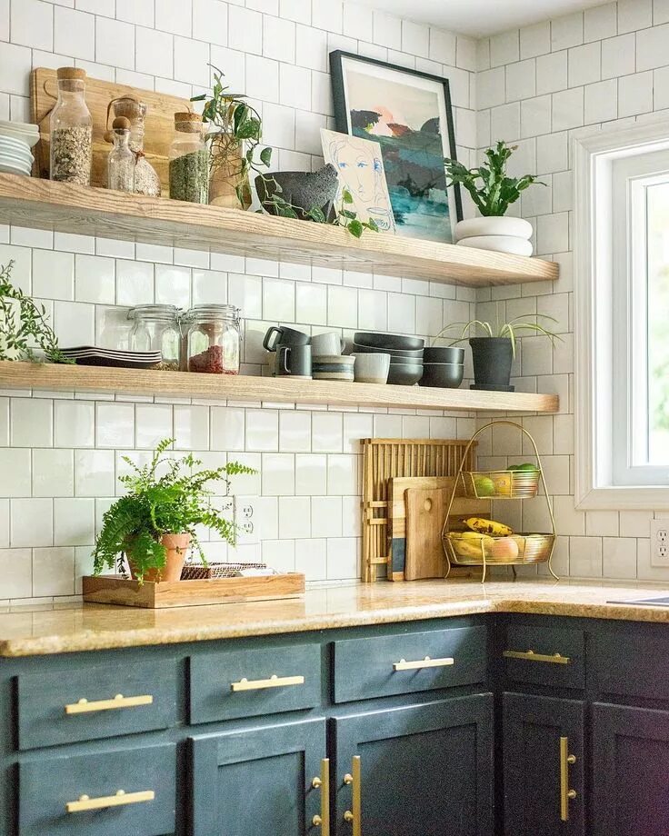 Кухонный гарнитур с открытыми полками сверху фото Right before we left on vacation, I got two of my art pieces framed and back. Yo