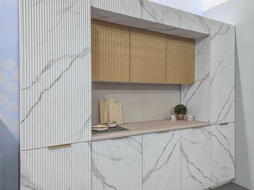 Кухонный гарнитур с рифлеными фасадами фото Мдф рифленый: найдено 88 картинок