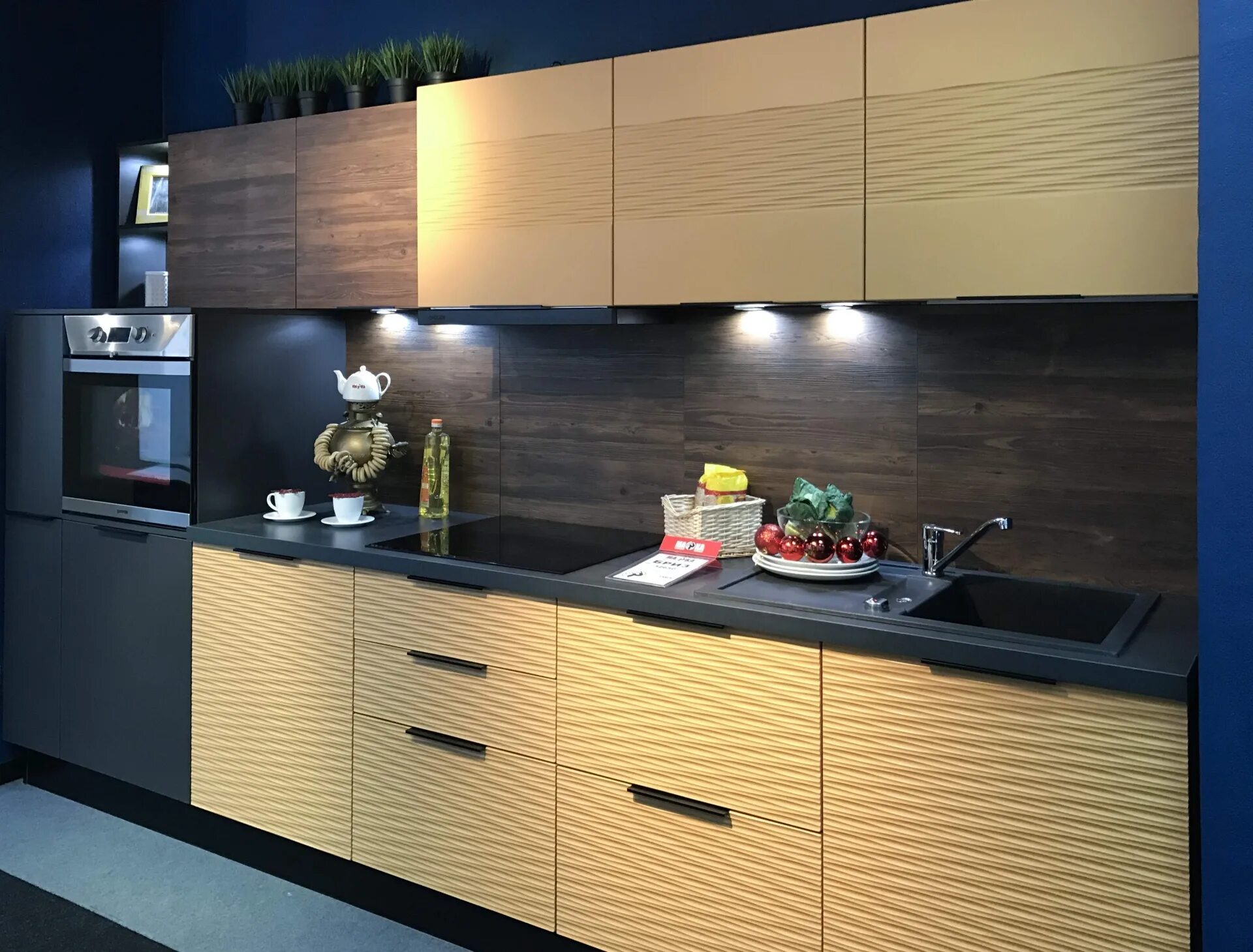 Кухонный гарнитур с рифлеными фасадами фото Каталог