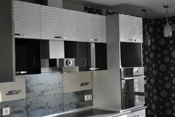 Кухонный гарнитур с рифлеными фасадами фото Фасады белые волна