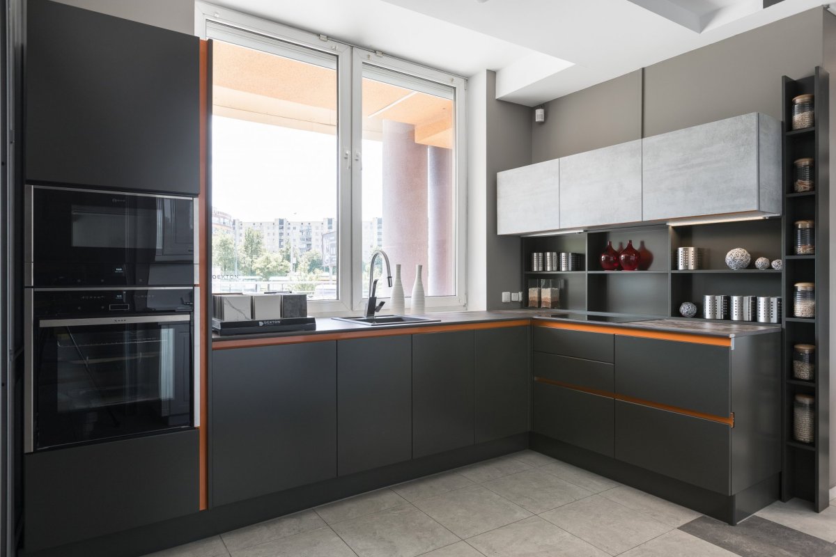 Кухонный гарнитур с ручкой гола фото Пенал для кухни - 79 фото