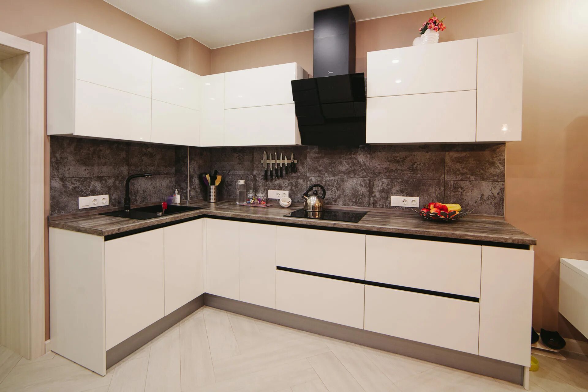 Кухонный гарнитур с ручкой гола фото Кухня Гола - САЛОН КУХНИ33 (L-KITCHEN)