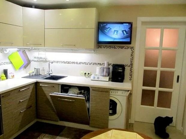 Кухонный гарнитур с телевизором на стене фото Техника Для Кухни) 7 Идеальных Мест Для Телевизора