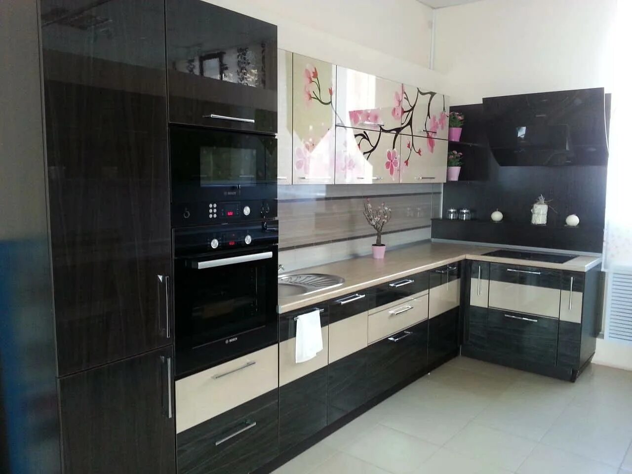 Кухонный гарнитур с встроенной техникой фото Шкаф угловой на кухню: размеры, уголок с ящиками для хранения, навесной, фото, ч