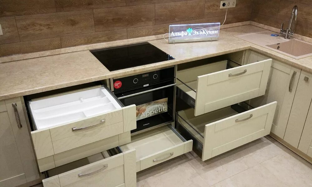 Кухонный гарнитур с ящиками фото Кухонный гарнитур, модель Кальвадос, фасады массив дуба