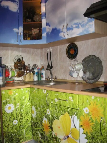 Кухонный гарнитур самоклеющей пленкой фото Оклейка кухни своими руками - ЯПлакалъ