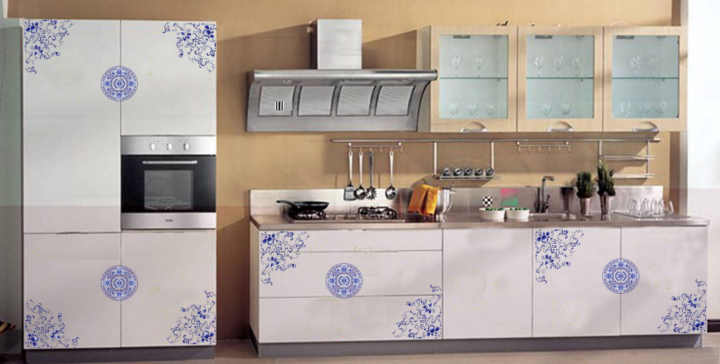 Кухонный гарнитур самоклеющей пленкой фото Кухня переклеенная пленкой