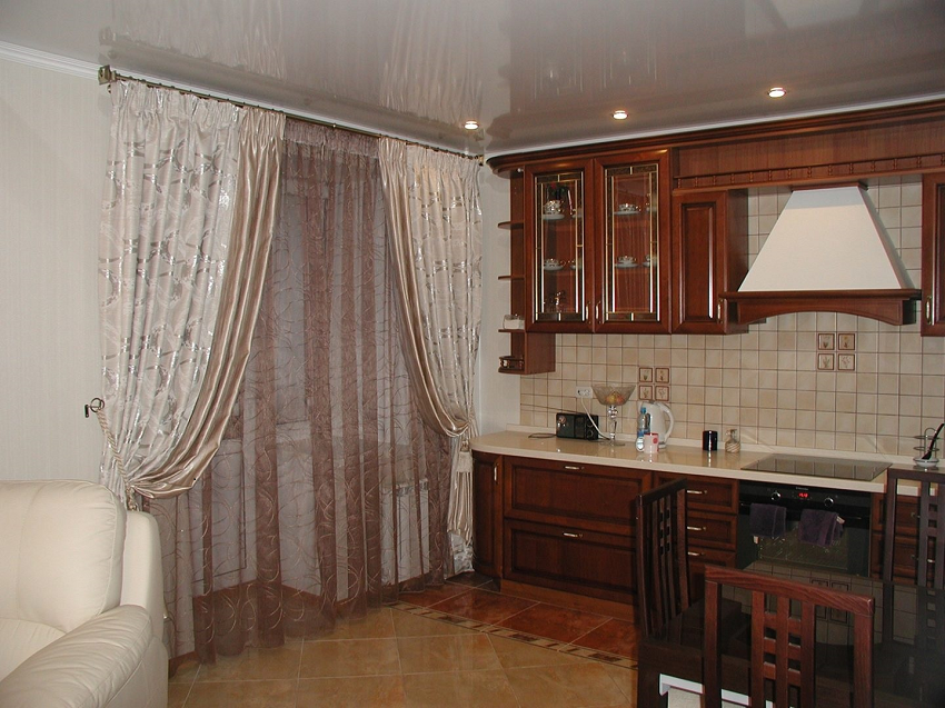 Кухонный гарнитур штор фото Установка металлического карниза в Апрелевке на улице Полевой