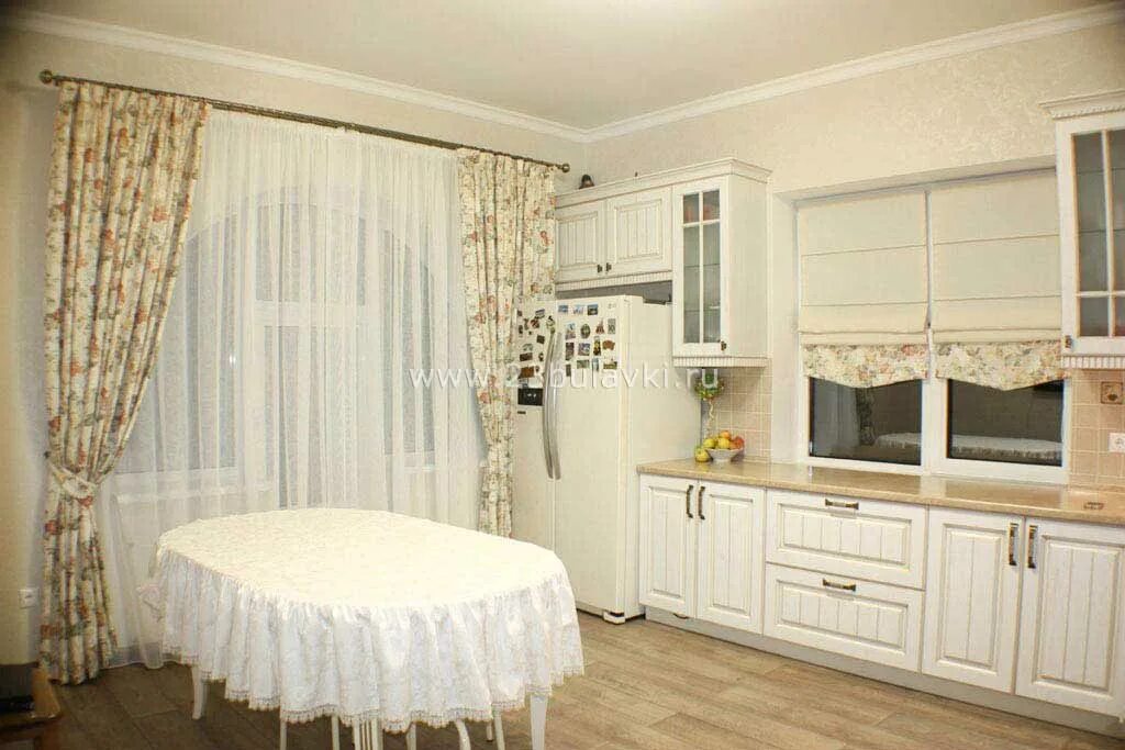 Кухонный гарнитур штор фото Занавески на кухню фото белые: Шторы на кухню - 100 фото, дизайн-подсказки и гид