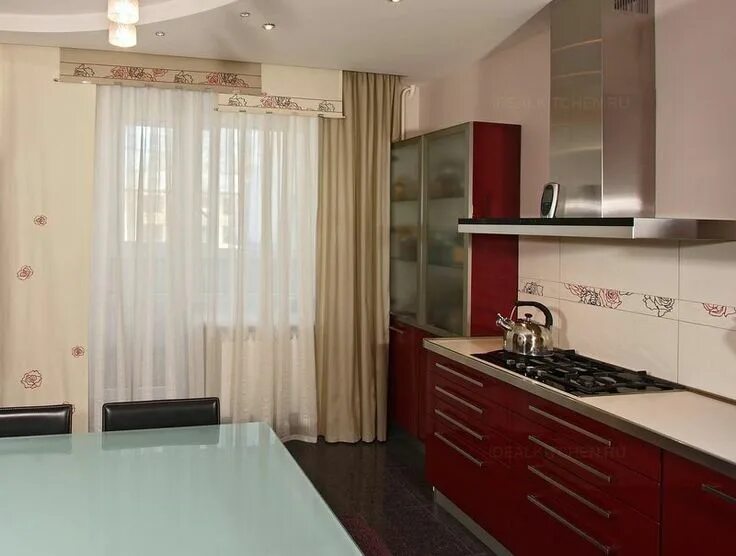 Кухонный гарнитур штор фото Бордовые кухни - фото, гарнитуры, советы дизайнеров Интерьер, Идеи домашнего дек