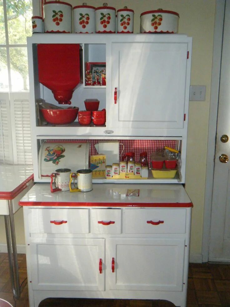 Кухонный гарнитур ссср фото Sellers hoosier cabinet 2 Hoosier cabinet, Vintage kitchen cabinets, Red and whi
