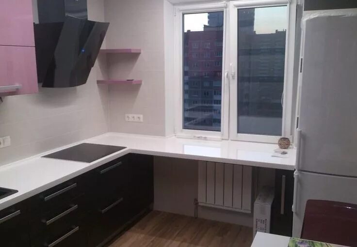 Кухонный гарнитур столешница под окном фото Старая батарея портит весь вид в квартире. Вот как можно ее спрятать. Поразитель