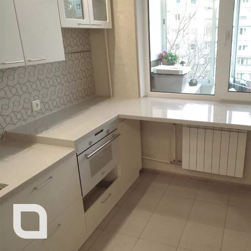 Кухонный гарнитур столешница под окном фото Проект кухни со столешницей под окном фото