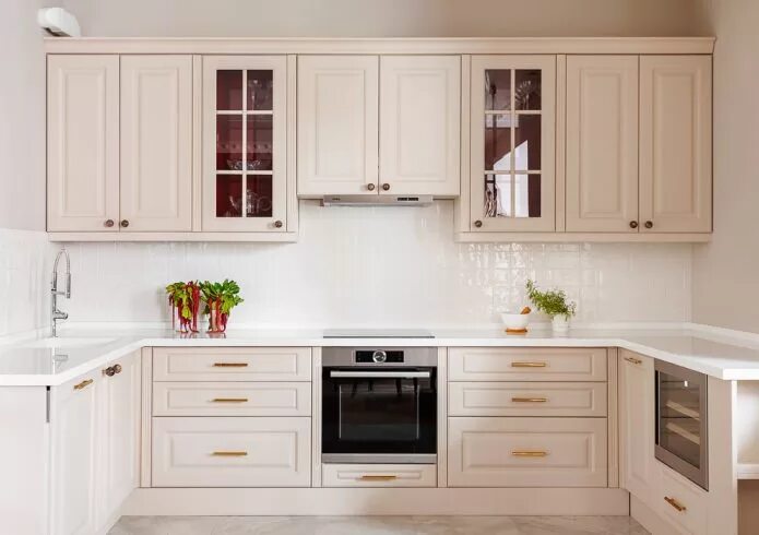 Кухонный гарнитур светлого цвета фото Кухонный гарнитур бежевого цвета: 60 фото и идей оформления