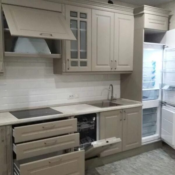 Кухонный гарнитур цвет тирамису фото Rondini, студия мебели в Красноярске на улица Шахтёров, 16а ст19 - отзывы, адрес