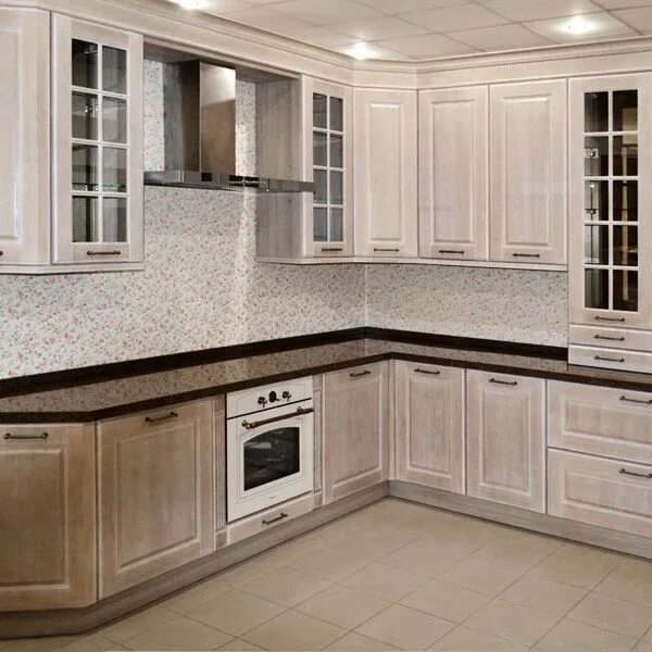 Кухонный гарнитур угловой с витриной фото Классические кухни Аврора: фотогалерея Естественные пейзажи Фотогалерея природы 