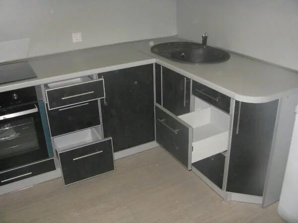 Кухонный гарнитур угловых шкафов фото Кухня с радиусными элементами угловая "№ 22"