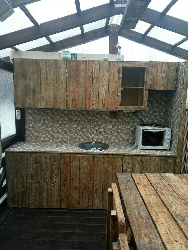 Кухонный гарнитур в беседку своими руками Pin de Tanya Melnichuk em Ідеї для саду