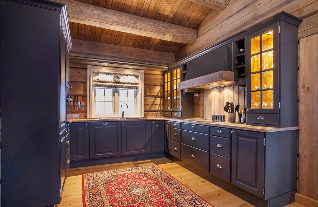 Кухонный гарнитур в деревянном доме фото Pin på Hytta kjøkken