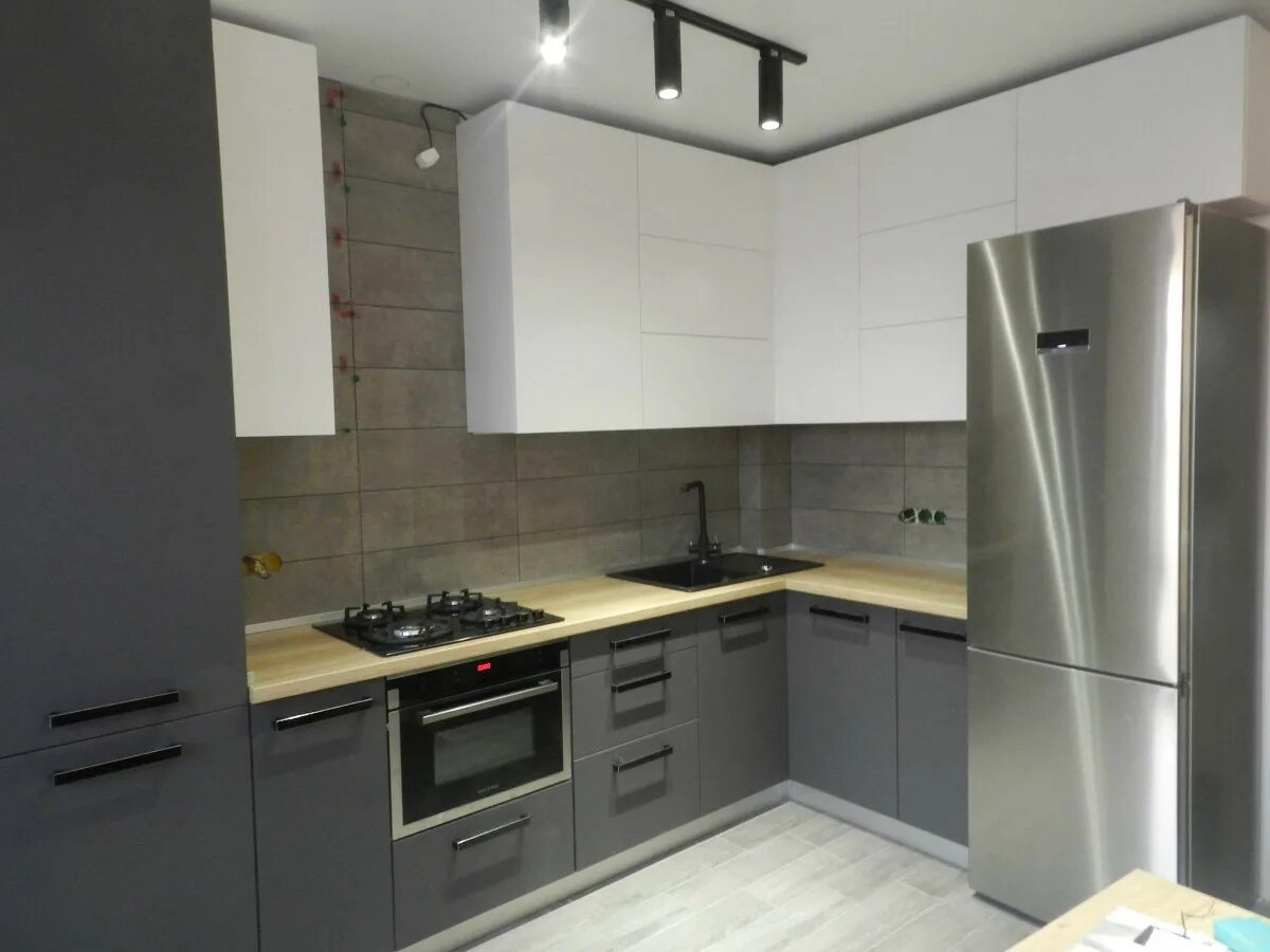 Кухонный гарнитур в интерьере графит с белым Кухни Графит на заказ в Симферополе. Купить Кухни Графит от производителя по инд