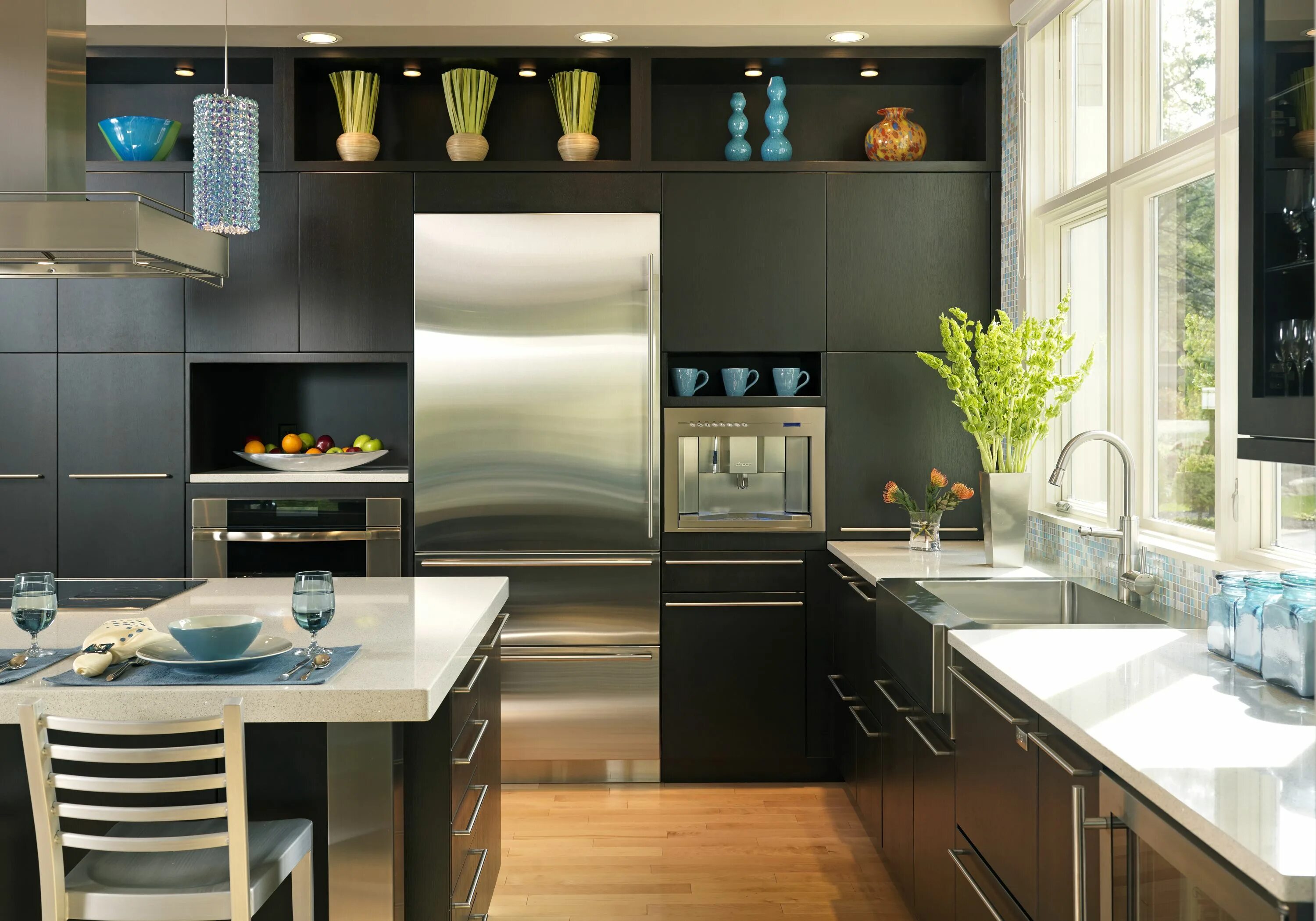 Кухонный гарнитур в интерьере кухни Bright and Colorful - Harmoni style by Eileen Kolias Designs Contemporary kitche