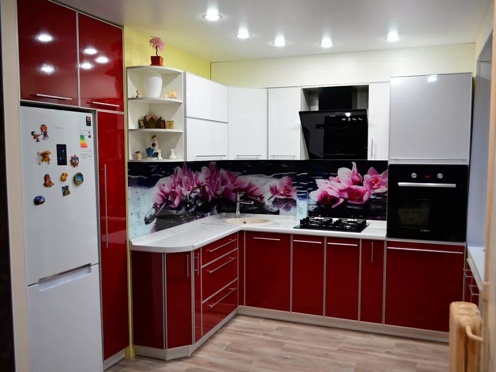 Кухонный гарнитур в саратове цена и фото Кухни без риска от производителя в Перми - КорпусМебель