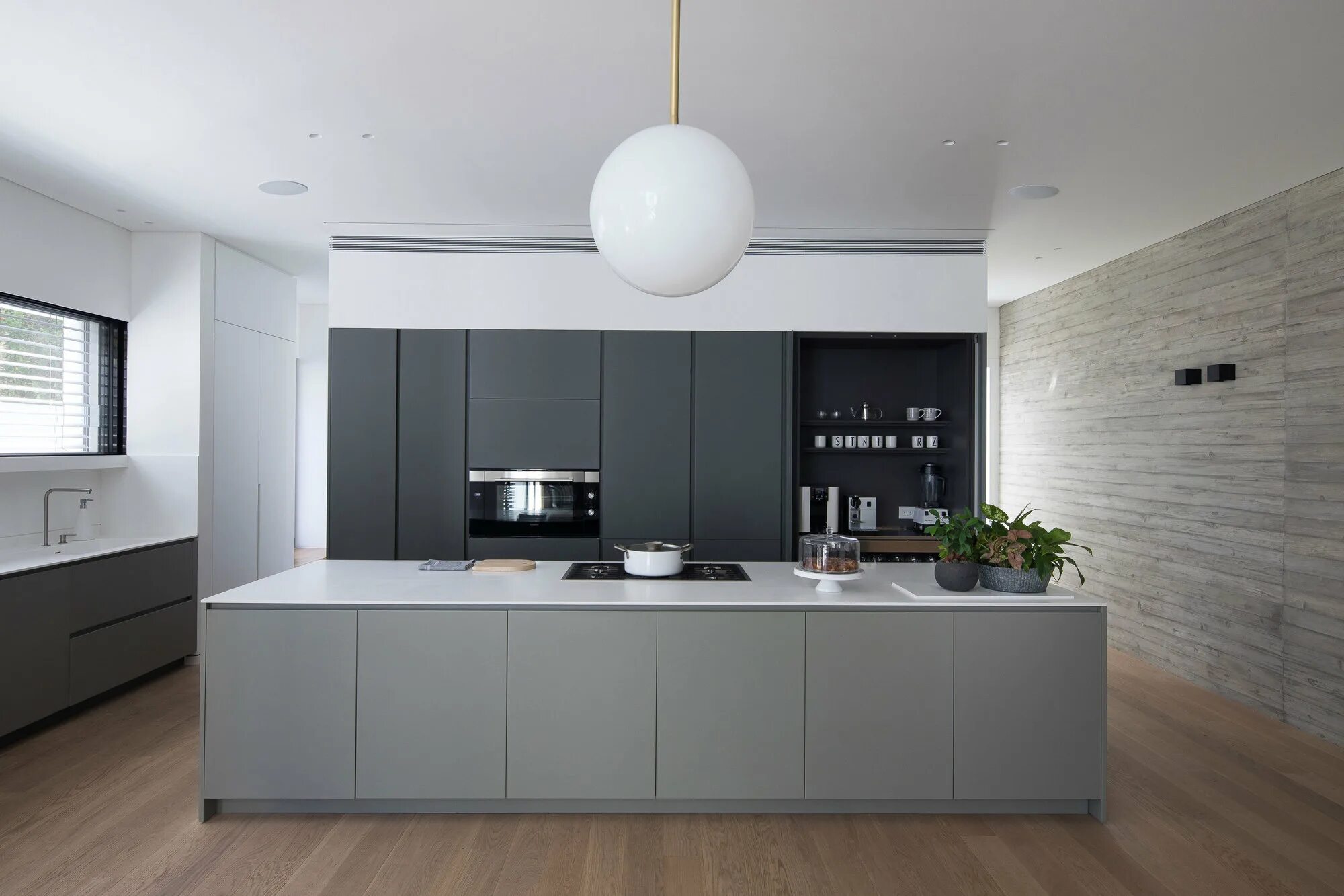 Кухонный гарнитур в стиле минимализм фото Gallery of N House / DZL Architects - 3