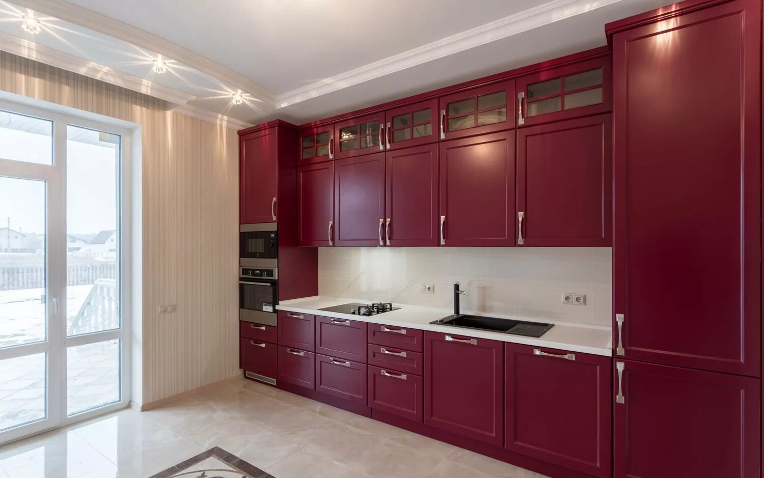 Кухонный гарнитур вишневый цвет фото Прямая кухня в бордовом цвете на заказ