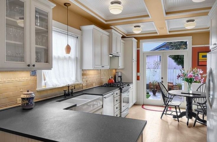 Кухонный интерьер в частном доме 17 Stunning Bay Windows Ideas for Your Sweety Home - TSP Home Decor Black granit