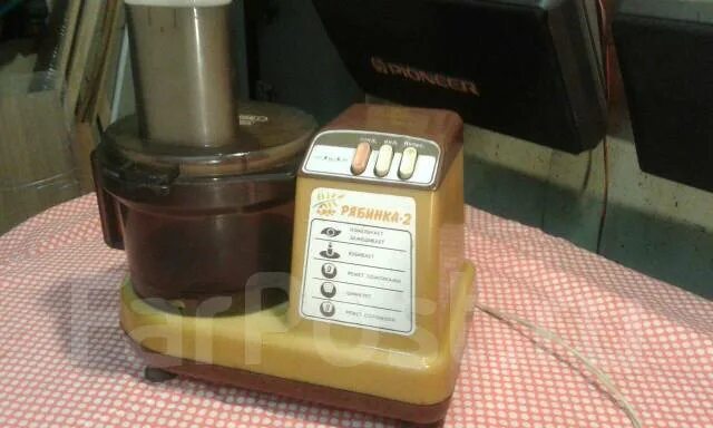 Кухонный комбайн ссср фото Кухонный комбайн Рябинка СССР, б/у, в наличии. Цена: 1 000 ₽ во Владивостоке