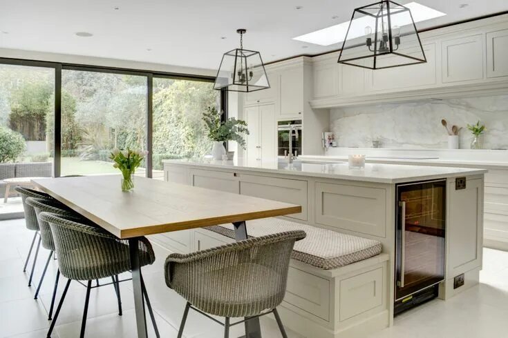 Кухонный остров фото Looking for a bespoke kitchen design firm in Battersea? Explore our extensive po