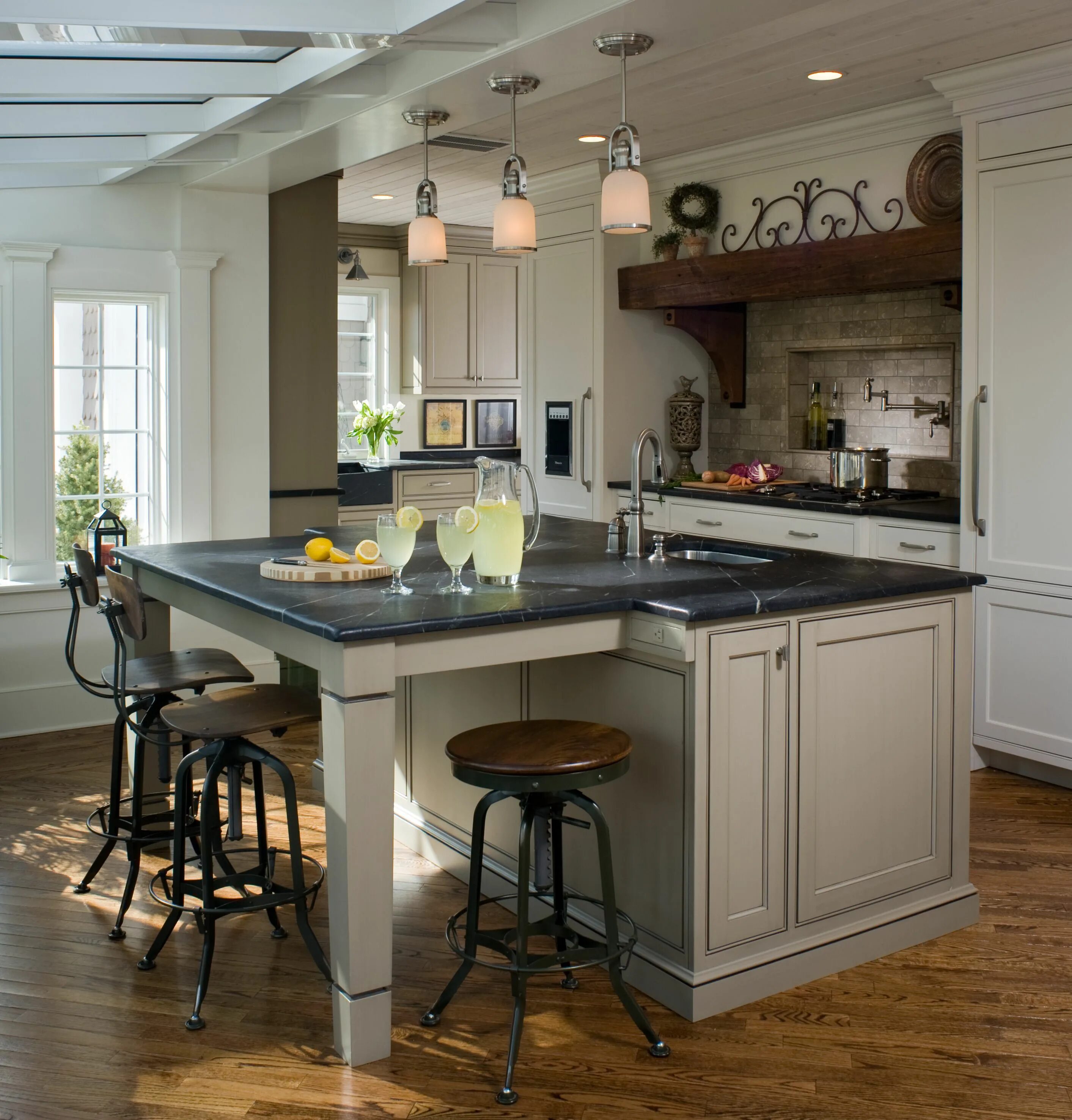 Кухонный остров фото дизайн Kitchen designed by Eileen Riddle, CKD from Kitchens by Eileen. Kitchen remodel,