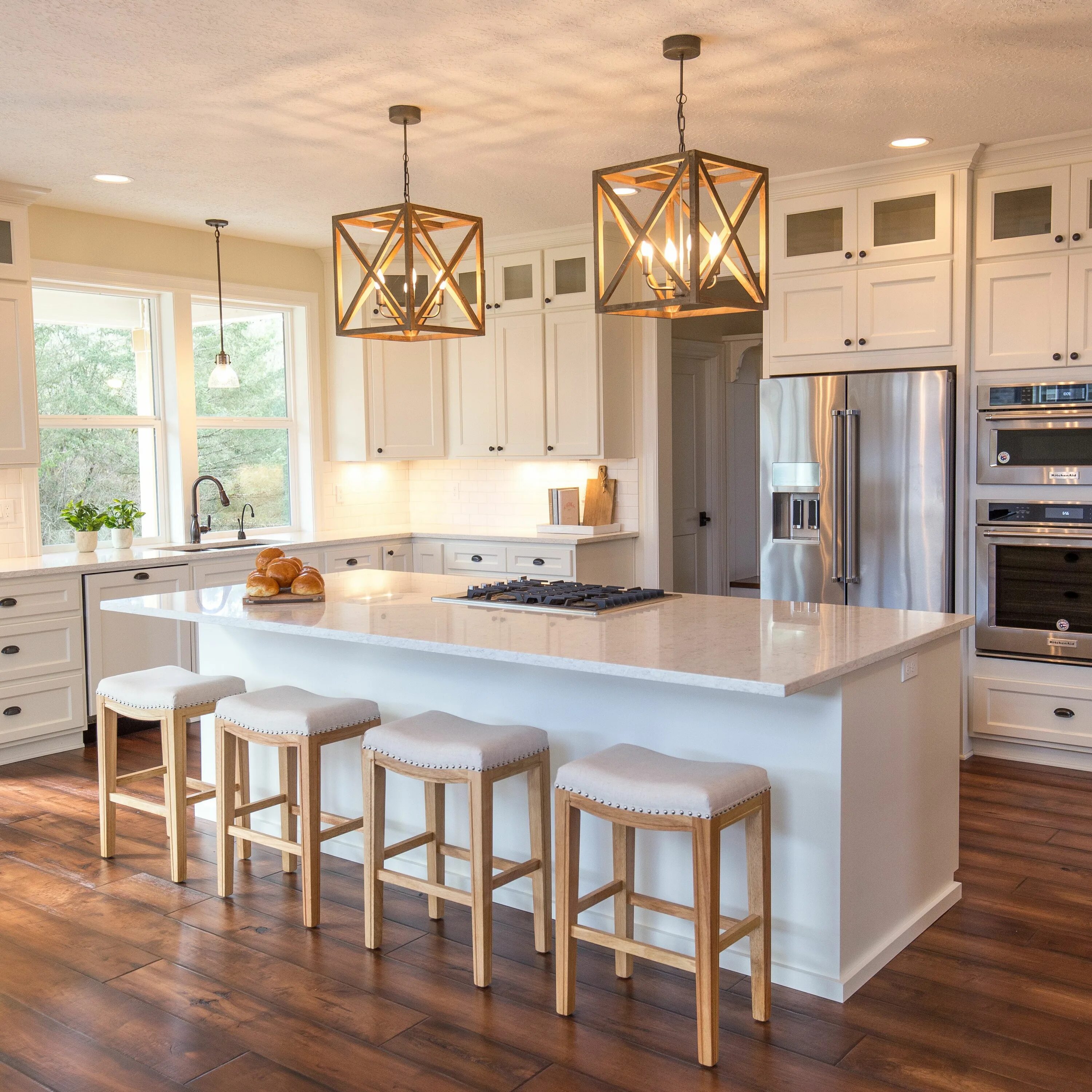 Кухонный остров фото в интерьере Talking About Paint Benjamin Moore Pale Oak - A Thoughtful Place White kitchen d