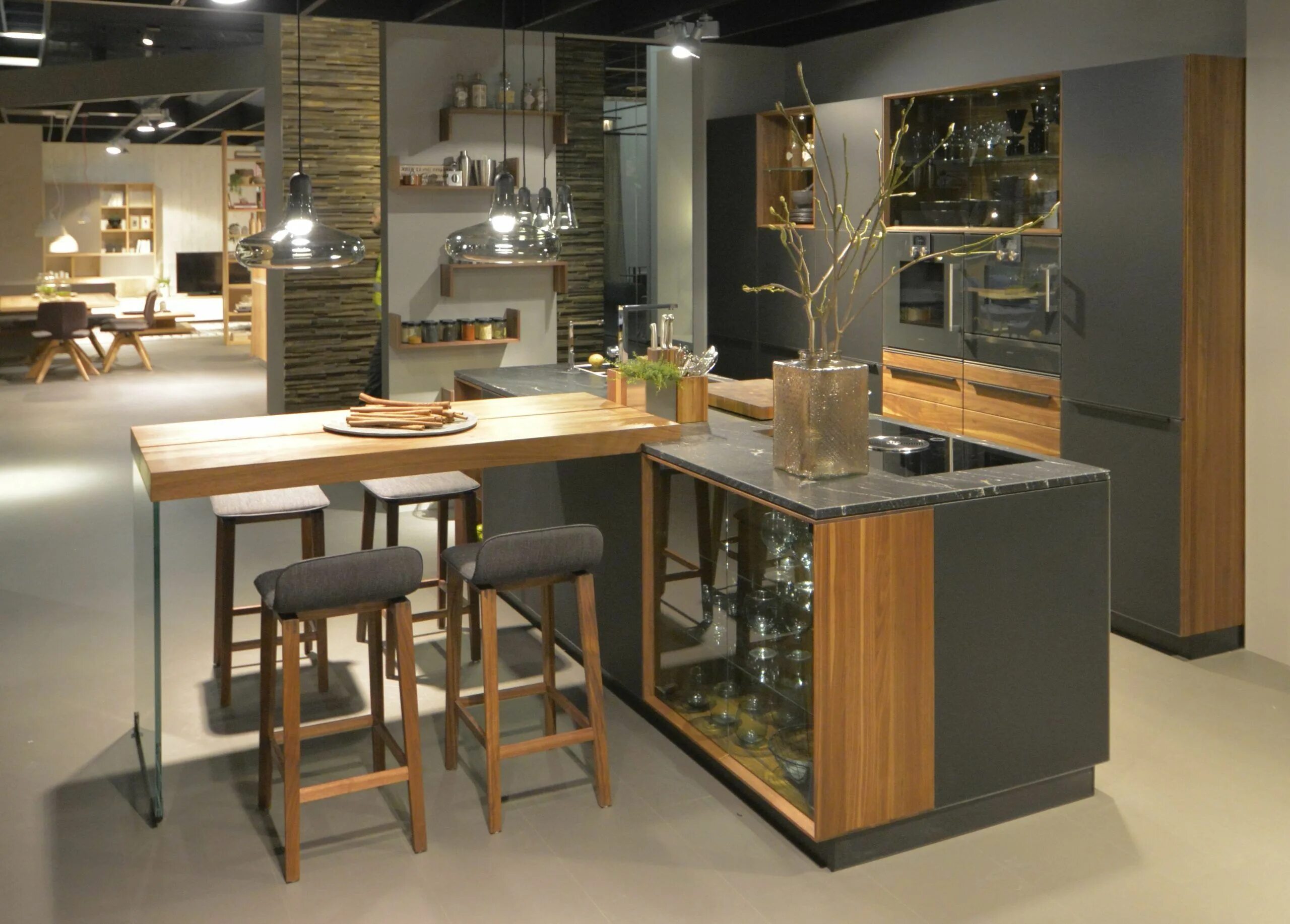 Кухонный остров фото в интерьере Cuisine en gris anthracite et bois et conseils pour la réaliser - Cuisine, Mobil