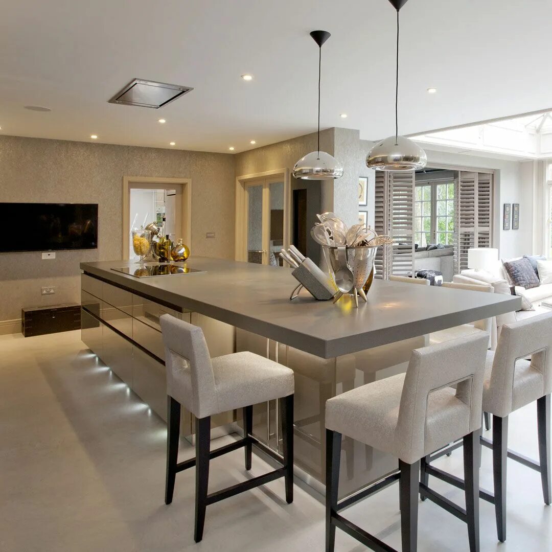 Кухонный остров с обеденной зоной фото Installation Date: 1st September 2014 Location: Oxshott, Surrey Flooring Ty. Mod