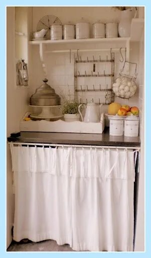 Кухонный шкаф со шторкой вместо двери фото Sign in Home decor kitchen, Shabby chic kitchen, Cottage kitchens