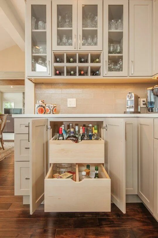 Кухонный шкафчик фото 20 Impressively Organized Kitchen Drawers Interior design kitchen, Built in wine