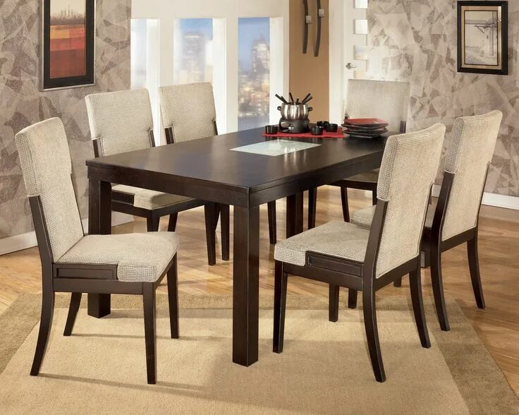 Кухонный стол со стульями в интерьере Mahogany dining room furniture; A timeless beauty with an imperial look Sedie