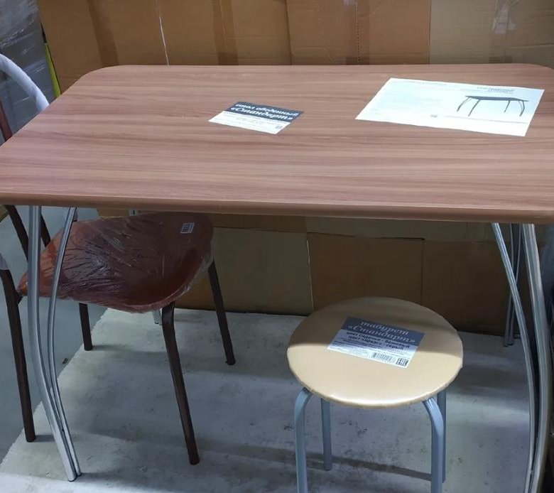 Кухонный стол светофор фото Стол обеденный - купить в Уфе, цена 1 200 руб., продано 28 февраля 2021 - Столы 
